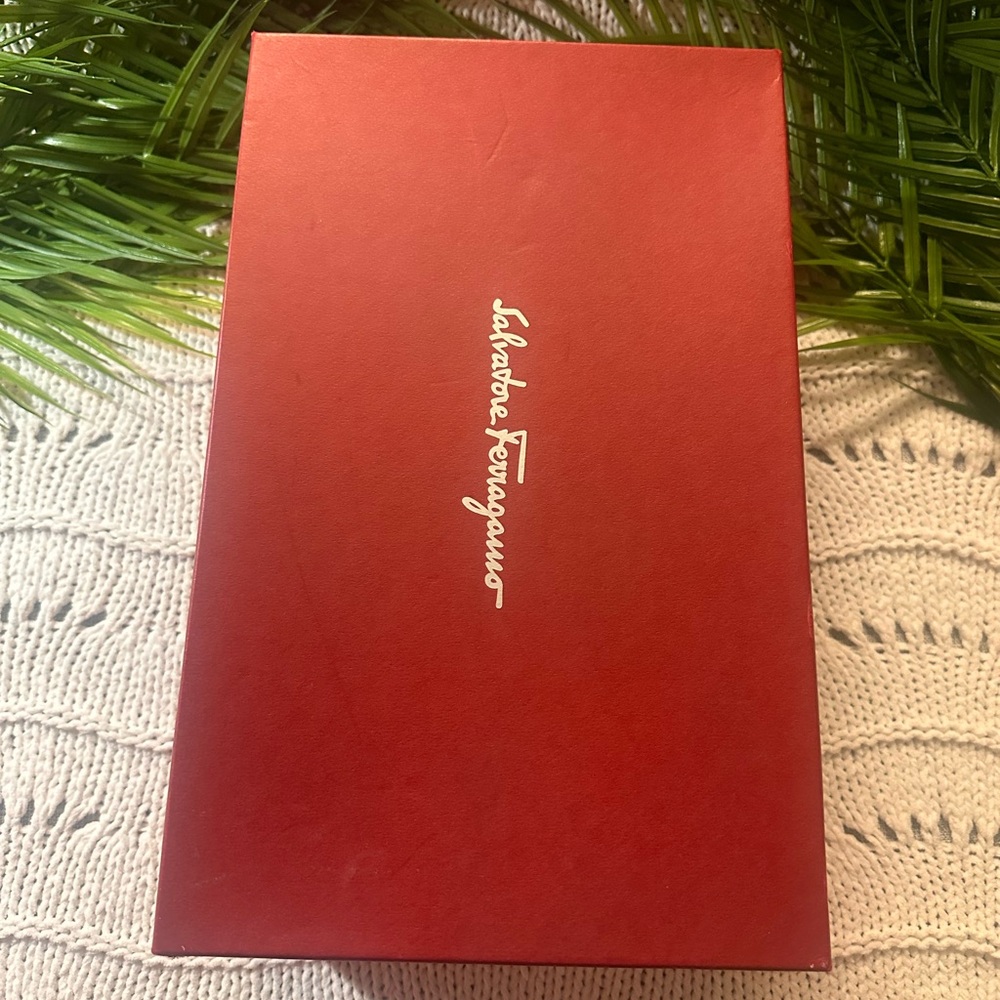 NWT Brand New FERRAGAMO Salvatore Ferragamo Parigi
Loafers (Men) Size : 9 - Picture 12 of 12